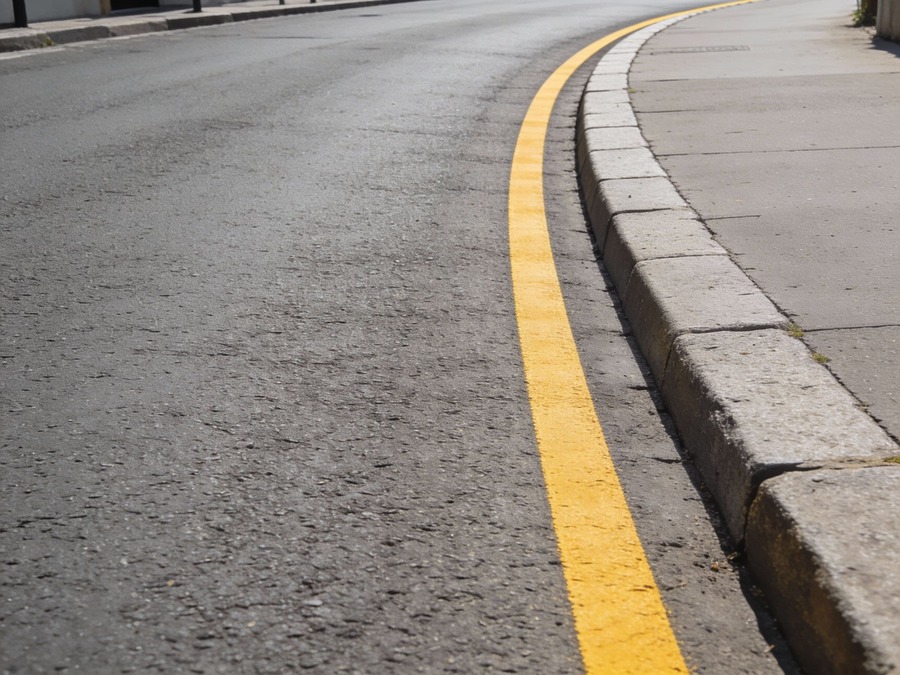 lignes jaunes stationnement interdit